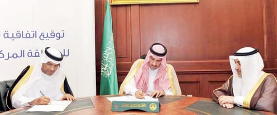 أمير المدينة يوقع اتفاقية لتقديم أحدث خدمات الاتصالات للحجاج والمعتمرين