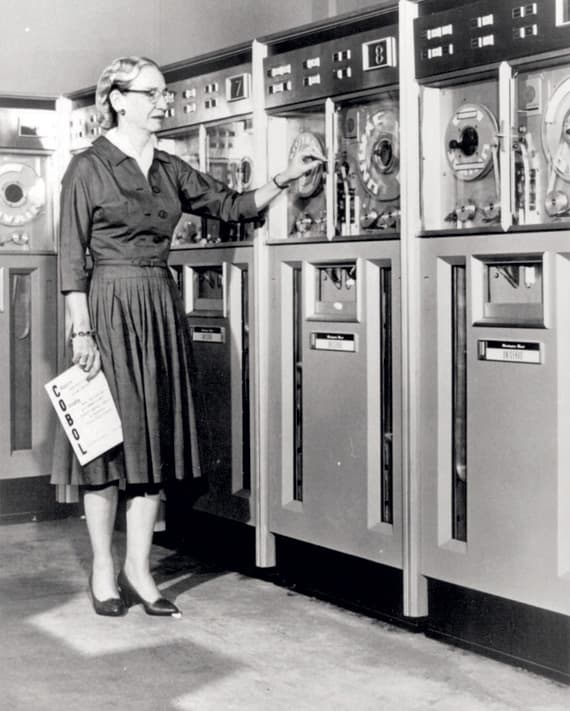 «جريس موراي» مخترعة أول لغة برمجية للحاسب الآلي