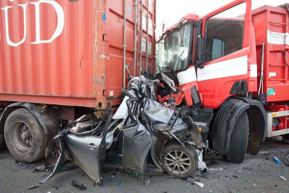 قصة مصورة: وفاة شخص في حادث تصادم 132 سيارة في بلجيكا