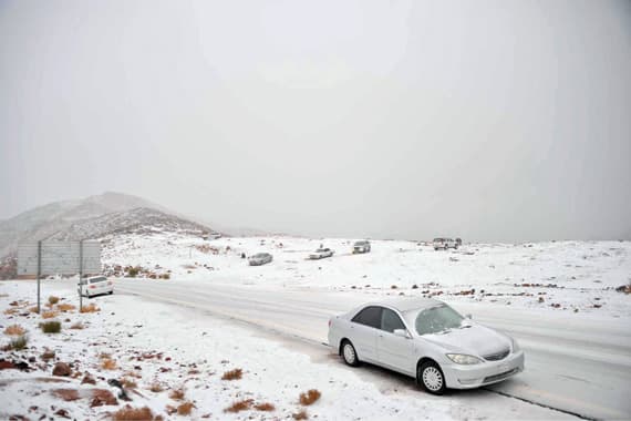 كتلة هوائية شديدة البرودة تتسلل إلى 5 مناطق سعودية .. اليوم