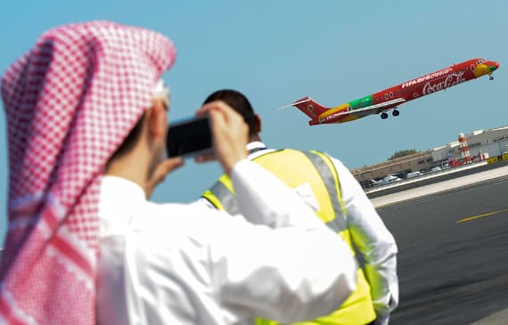 قصة مصورة: استقبال حافل لكأس العالم في الدوحة