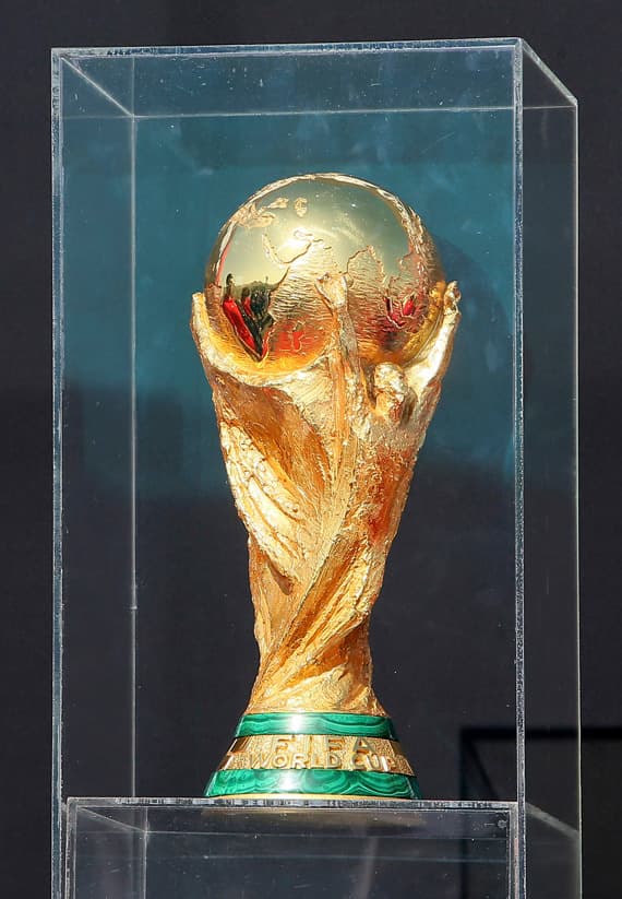 قصة مصورة: استقبال حافل لكأس العالم في الدوحة