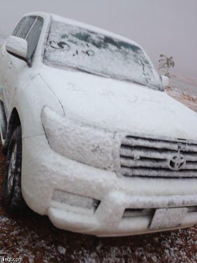 الثلوج توقف مباراة عرعر والصمود في الحدود الشمالية