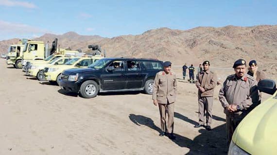 ثلوج تبوك .. تخصيص طائرتين للإنقاذ وفك احتجاز 23 عالقا