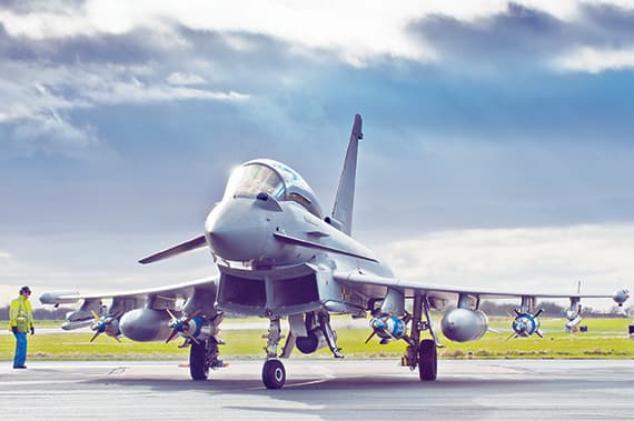 إيقاف صفقة إماراتية يهوي بأسهم «بي أيه إي سيستمز» البريطانية