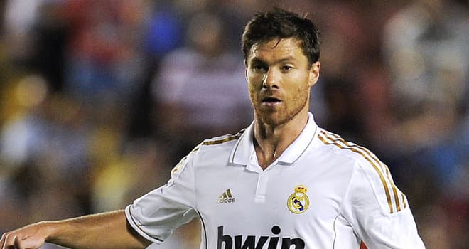تشابي ألونسو يمدد عقده مع ريال مدريد