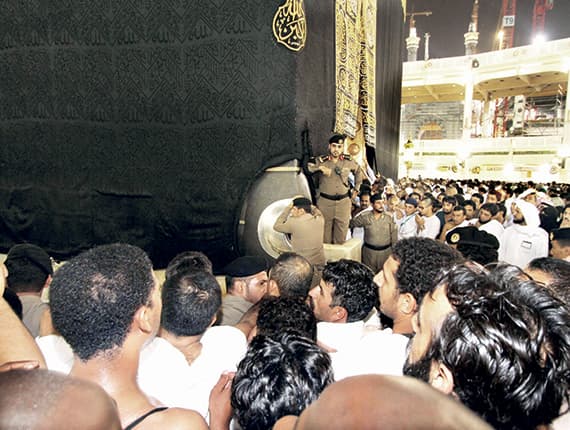 إصدار مليون تأشيرة عمرة .. و470 ألف معتمر يؤدون المناسك