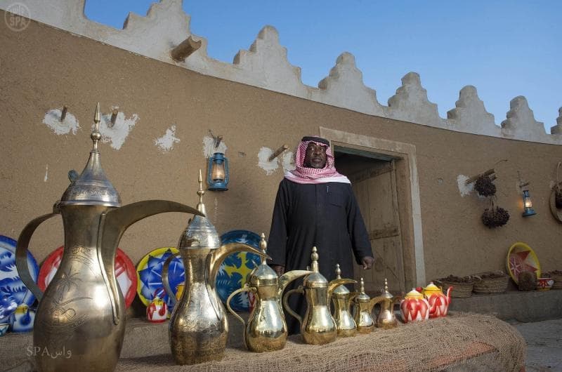 قصة مصورة : مهرجان الغضا في عنيزة يضيف عددأ من الفعاليات التراثية