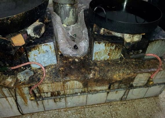 أمانة الرياض تواصل حملاتها الرقابية على المطاعم وتوقف 87 عاملا مخالفا