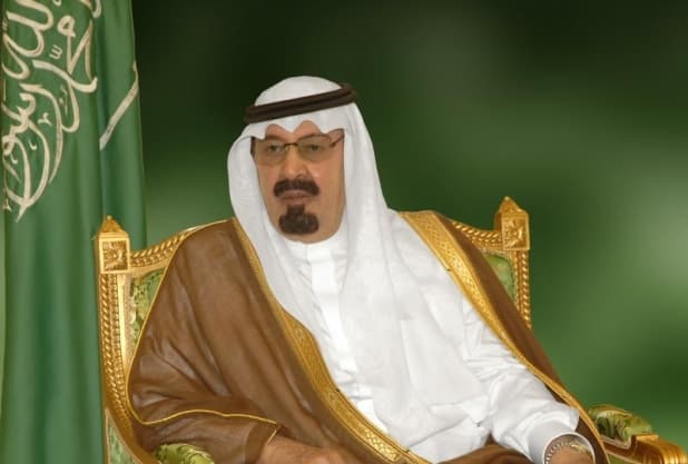 خادم الحرمين الشريفين يطمئن على صحة رئيس الإمارات