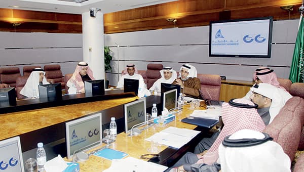 لجنة انتخابات «الشرقية» تعتمد
24 مراقبا .. وتحدد يوماً لـ «أبقيق»