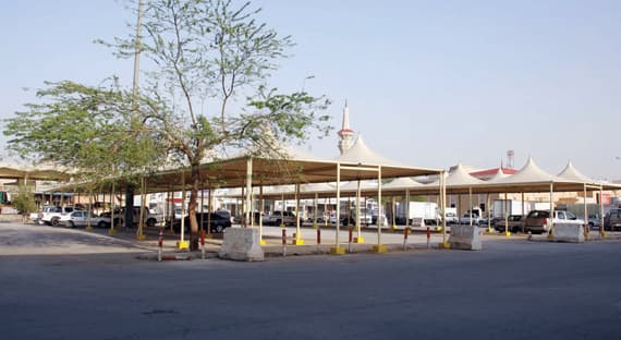 سوق عتيقة.. حركة يومية كثيفة وأبواب الرزق مفتوحة للجميع