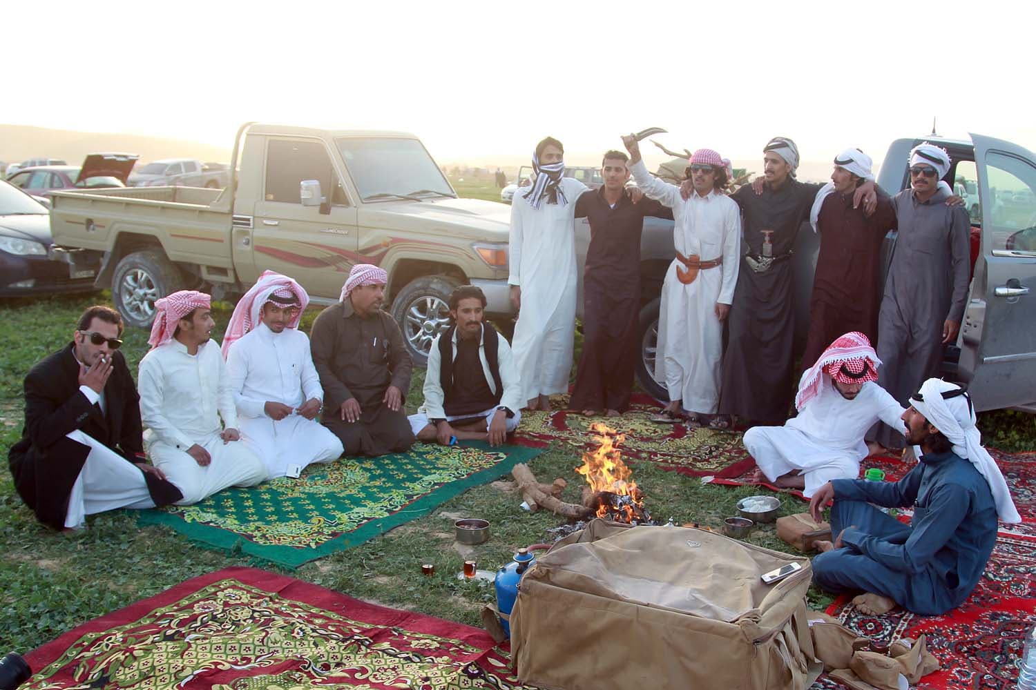 قصة مصورة: الأجواء الجميلة تجذب الأهالي للمتنزهات والشعاب