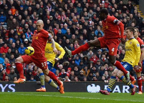 قصة مصورة : ليفربول يكتسح ارسنال بخماسية ويهدد صدارته