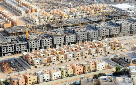 «الإسكان»: استثناء المرأة من شرط العمر في حال تقديمها عن أسرتها
