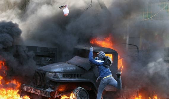 قصة مصورة : اوكرانيا تشتعل