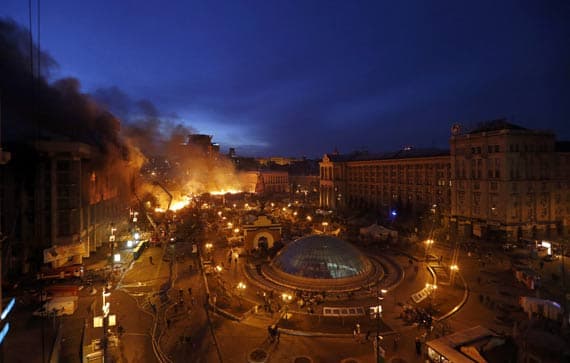 قصة مصورة : اوكرانيا تشتعل