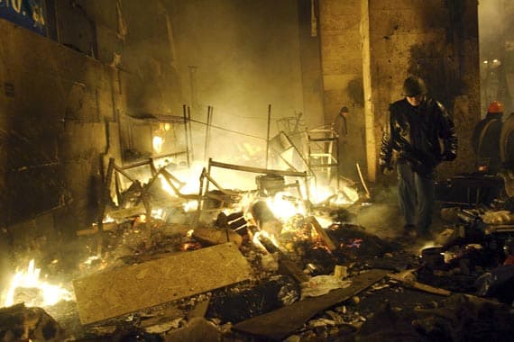 قصة مصورة : اوكرانيا تشتعل