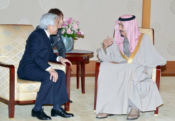 ولي العهد ورئيس الوزراء الياباني يعقدان اجتماعاً في طوكيو