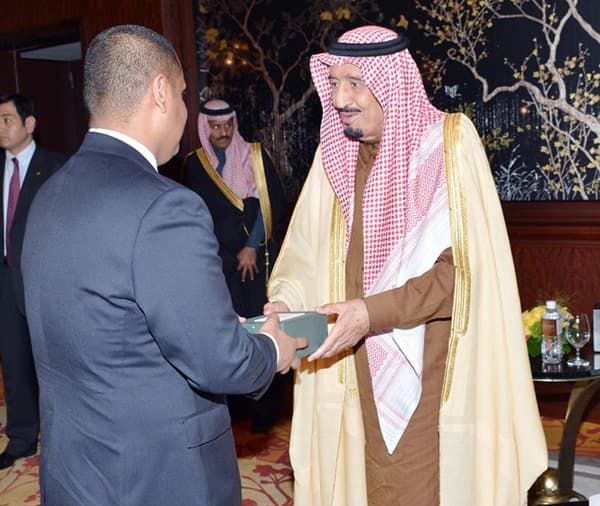 ولي العهد يلتقي الطلبة المبتعثين في اليابان