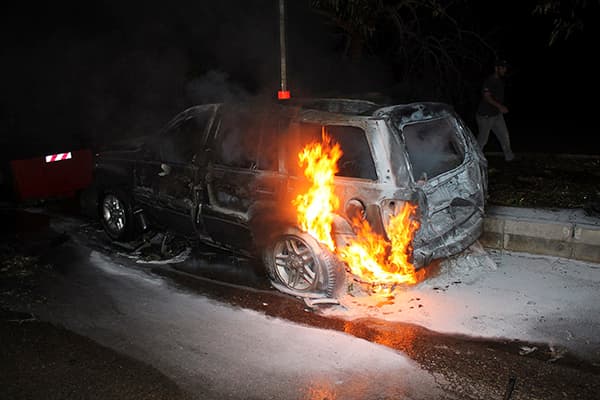 مقتل جنديين ومدني في تفجير سيارة ملغومة بالقرب من حاجزا للجيش اللبناني