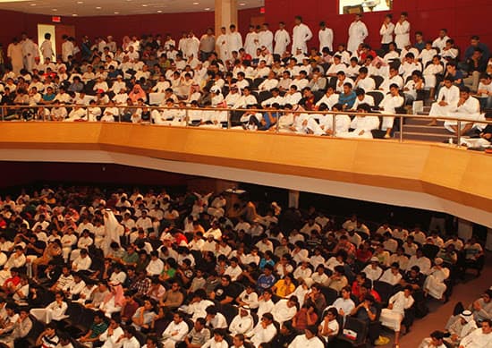 افتتاح المعرض المصاحب للبرنامج الإرشادي للسنة التحضيرية في جامعة الملك عبدالعزيز