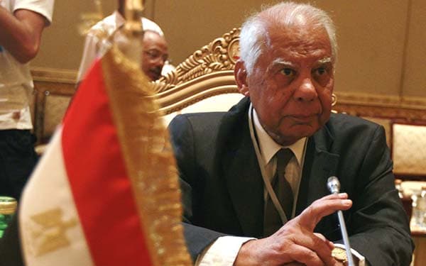 الحكومة المصرية تستقيل مع اقتراب انتخابات الرئاسة