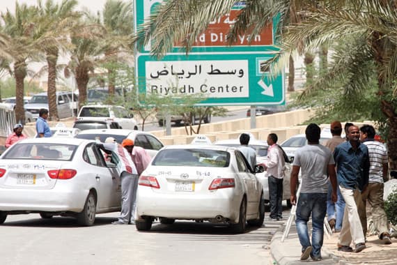 50 % من سيارات الأجرة في الرياض يقودها سعوديون