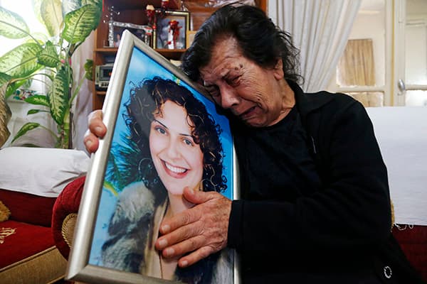 قصة مصورة : مظاهرة لبنانية ضد العنف الأسري