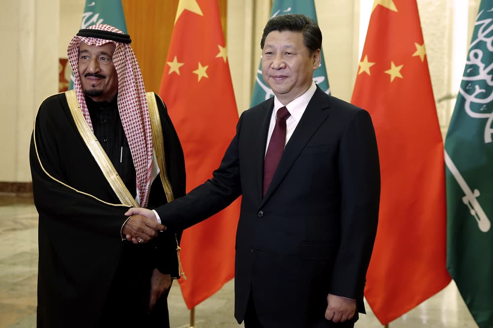 استقبال كبير لولي العهد في بكين واجتماع مع الرئيس الصيني