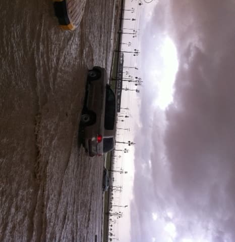 قصة مصورة: أمطار و "برد " تحول رفحاء إلى منتزه خلاب