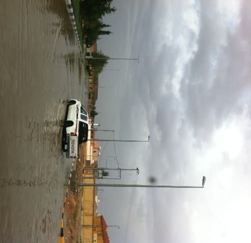 قصة مصورة: أمطار و "برد " تحول رفحاء إلى منتزه خلاب