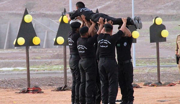 أمير المدينة المنورة يرعى تخريج 1818 متدربا عسكريا