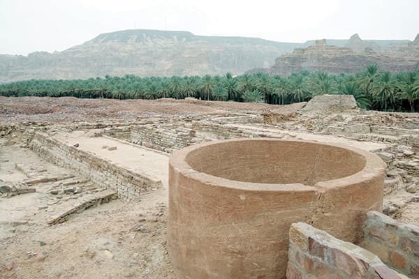 آثار الخريبة .. بين «مقابر الأسود» و«محلب الناقة»