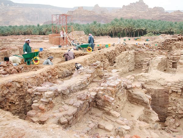 آثار الخريبة .. بين «مقابر الأسود» و«محلب الناقة»