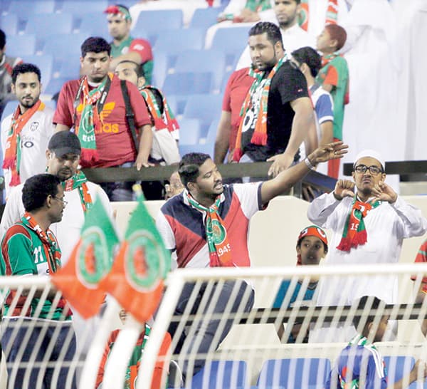 الصدعان: من لا يأكل بيده لا يشبع