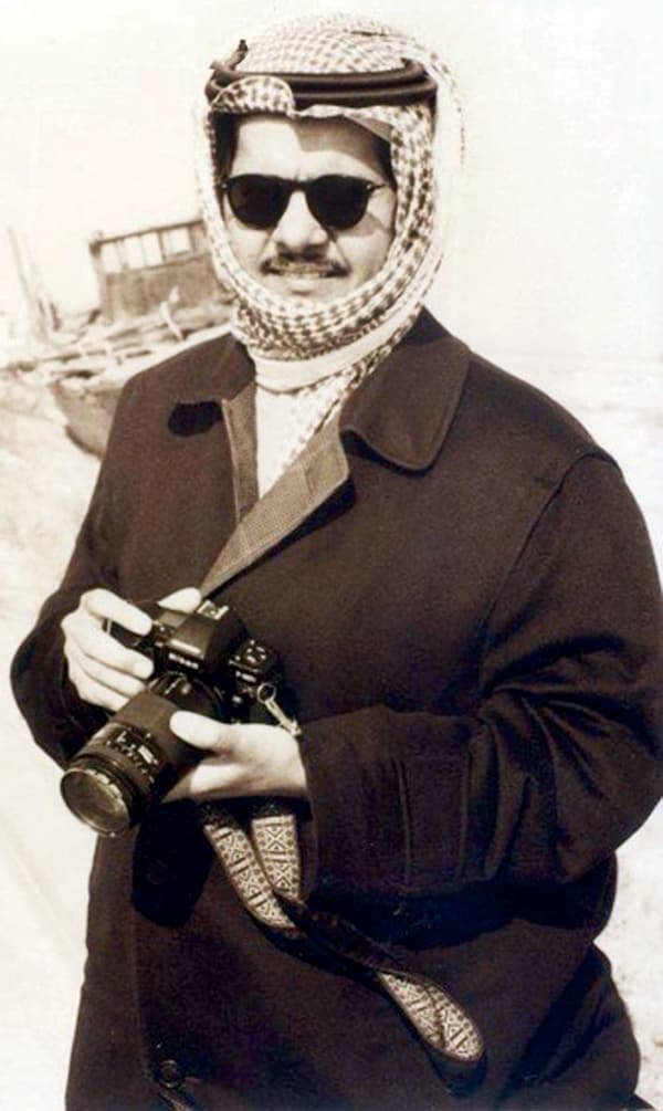 صالح العزاز .. «الممكن»
الأزرق