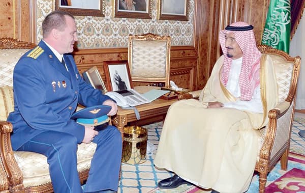 ولي العهد يتسلم رسالة من وزير الدفاع الروسي