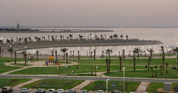 قصة مصورة : شواطئ الشرقية .. 34 عام من التطور والازدهار