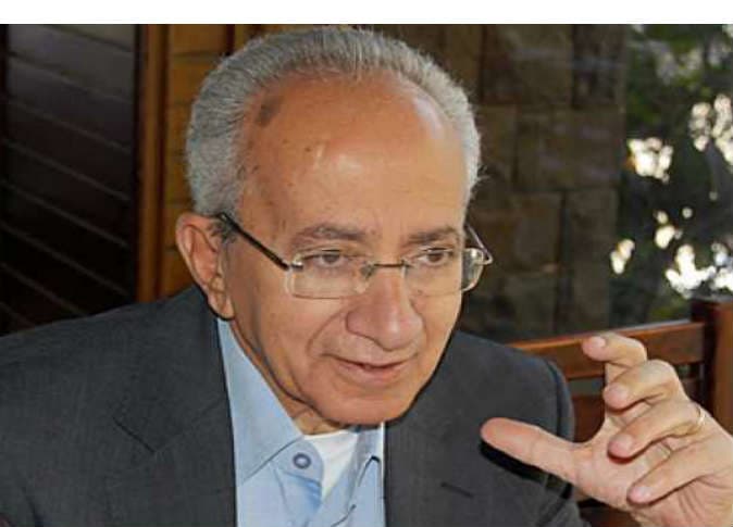 وفاة الإعلامي المصري محمود سلطان عن 74 عاما