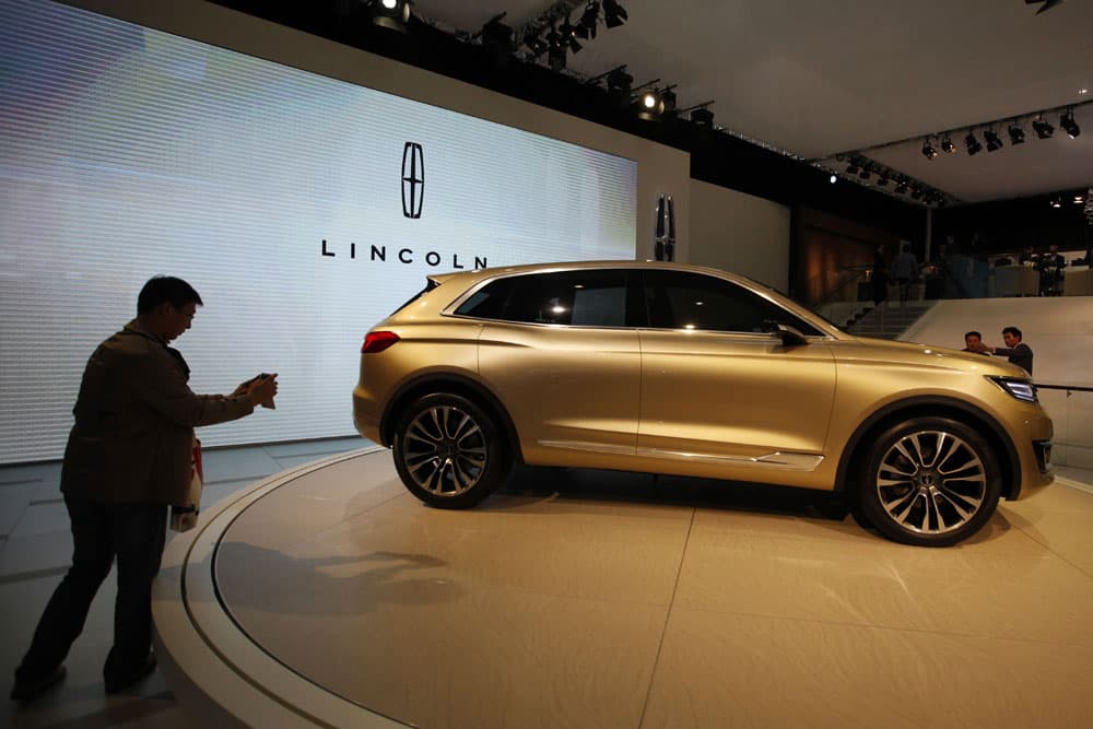 قصة مصورة : معرض بكين الدولي للسيارات