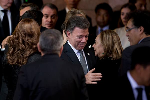 قصة مصورة : الآلاف يودعون جارسيا ماركيز في مكسيكو سيتي