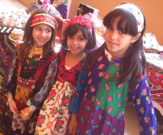 قصة مصورة : مدرسة في رفحاء تتحول الى سوق شعبي