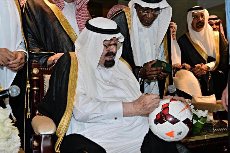 خادم الحرمين الشريفين للشعب: تستحقون أكثر وأكثر