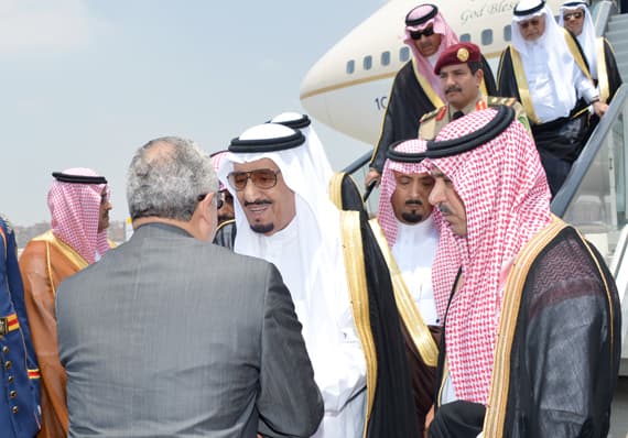 نائب الملك يصل جدة بعد المشاركة في تنصيب الرئيس المصري
