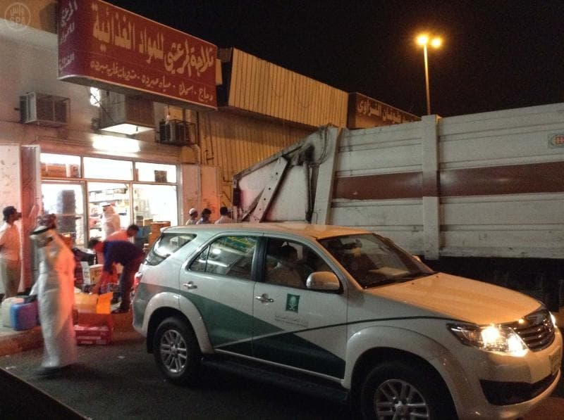 التجارة تمنع وصول 5 آلاف سلعة فاسدة إلى المستهلكين في المدينة