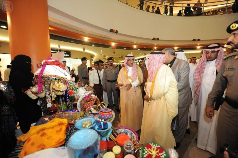 قصة مصورة: تدشين فعاليات وبرامج مهرجان أصداف مول في  خميس مشيط