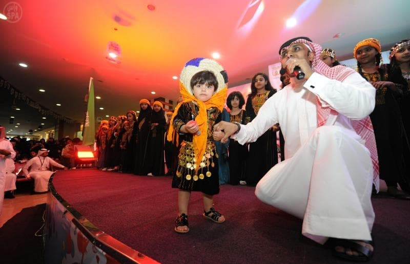 قصة مصورة: تدشين فعاليات وبرامج مهرجان أصداف مول في  خميس مشيط