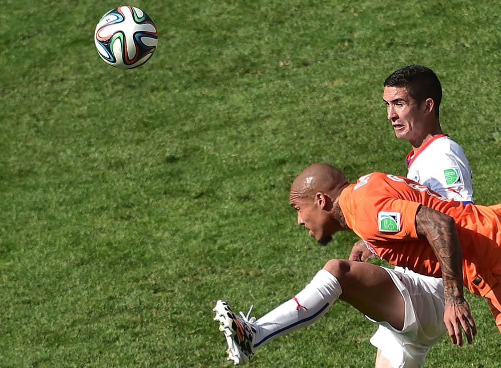 قصة مصورة: الطاحونة الهولندية تعبر فوق تشيلي وتسجل العلامة الكاملة