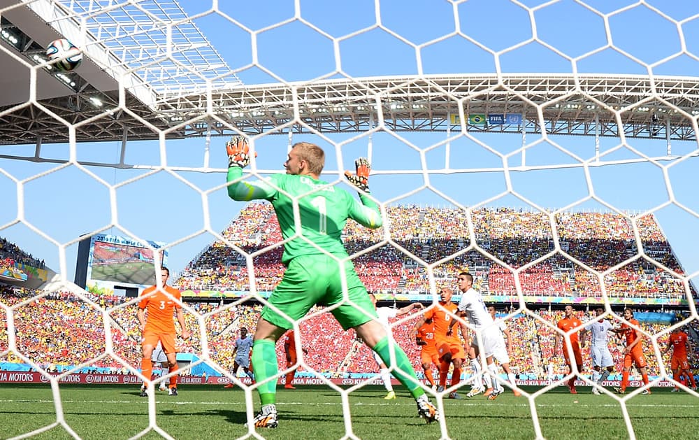 قصة مصورة: الطاحونة الهولندية تعبر فوق تشيلي وتسجل العلامة الكاملة